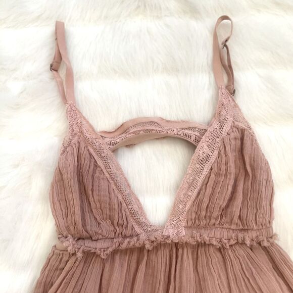 Elegant Mauve Sleeveless Dress - Picture 4 of 9